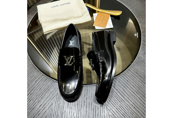 LOVT SNEAKER lv-357