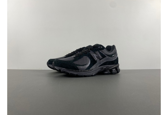 new Ba1an*e 2002r black dark grey m2002rbl