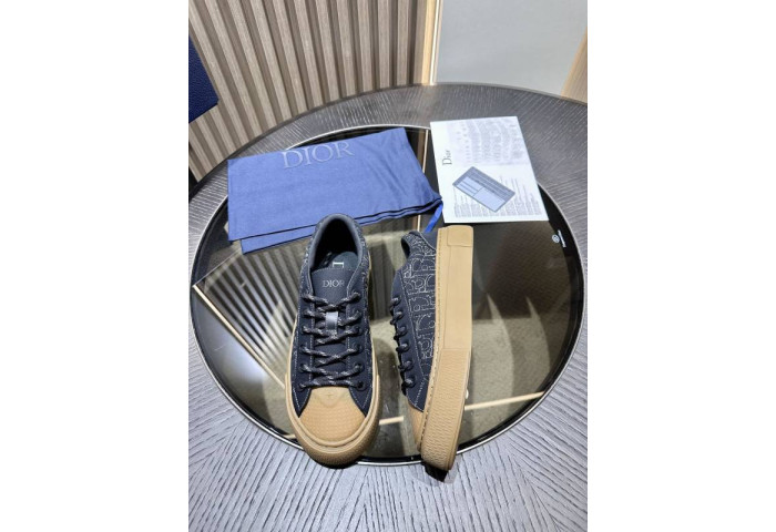 DR B33 LOW-TOP SNEAKERS DR-114