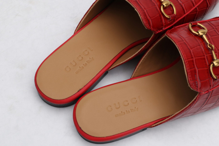 guc loafer