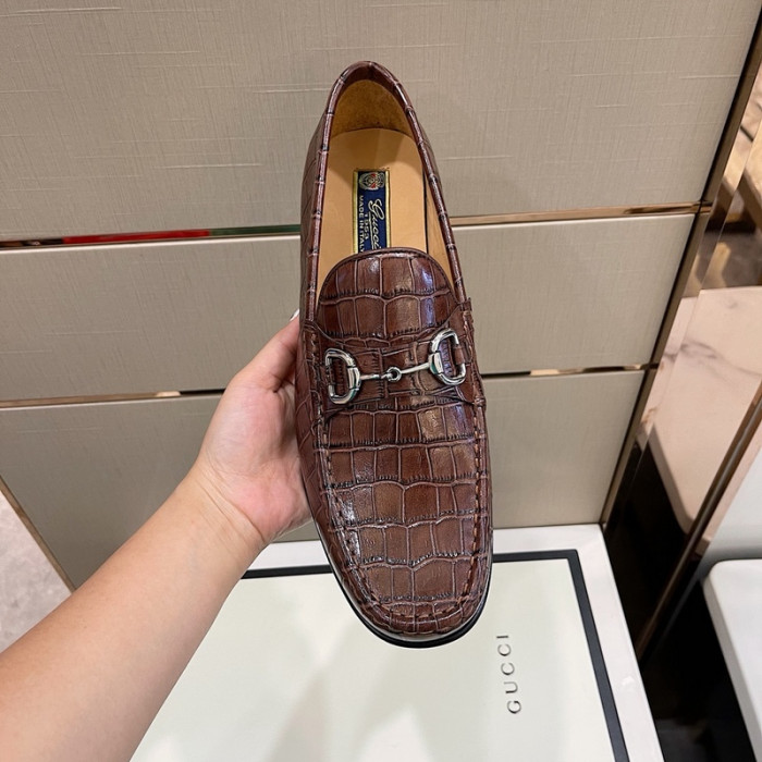 guc loafer