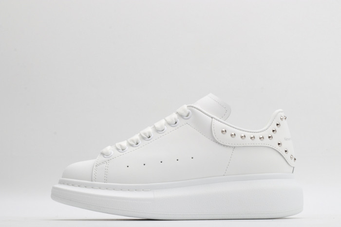 alex mcqu sneakers