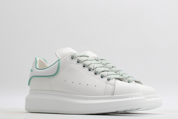 alex mcqu sneakers