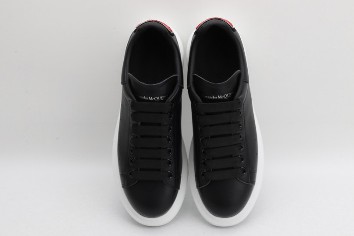 alex mcqu sneakers