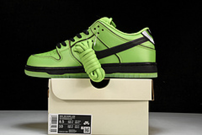 the powerpuff girls x nike sb dunk low “bubbles” fz8319-300