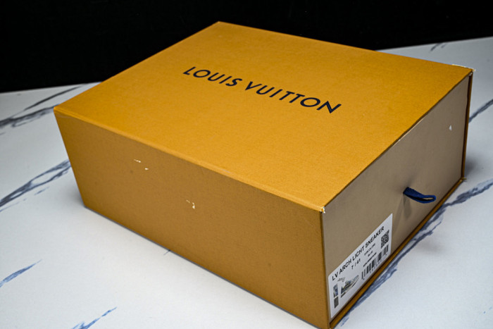 LOVT SNEAKER lv-548