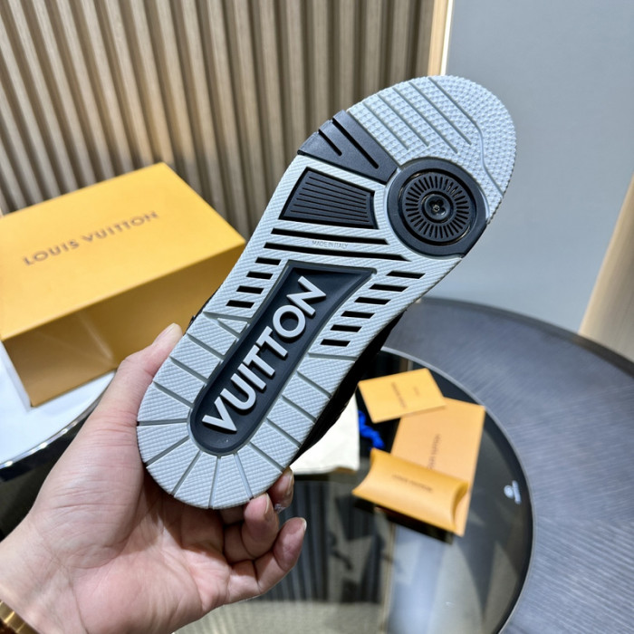 LOVT SNEAKER lv-219