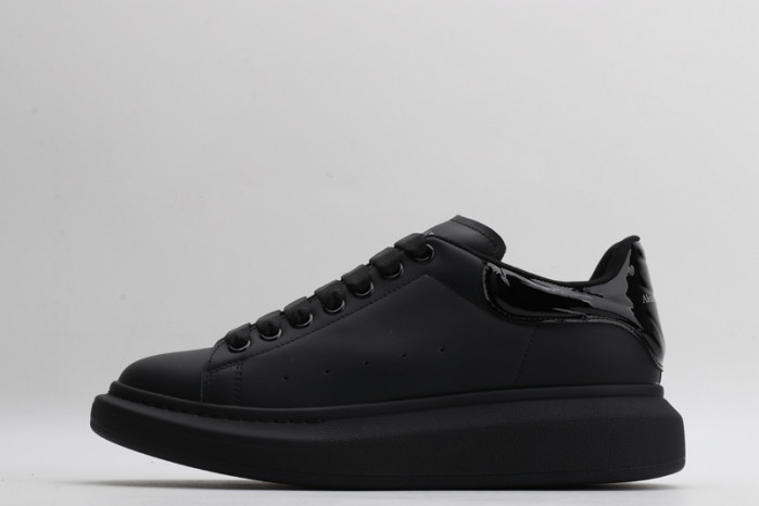 alex mcqu sneakers