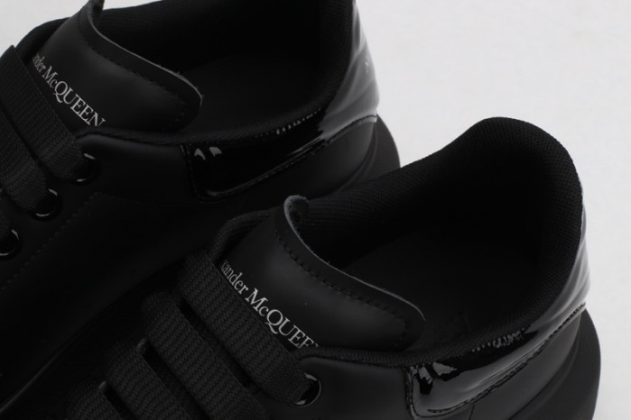 alex mcqu sneakers