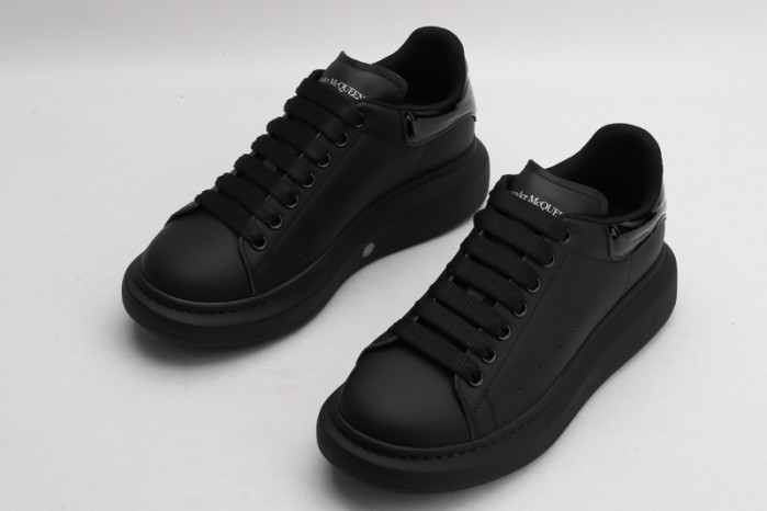 alex mcqu sneakers