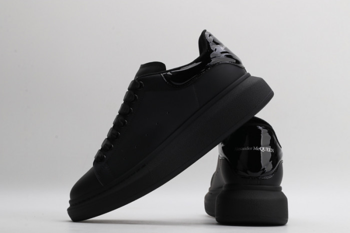 alex mcqu sneakers