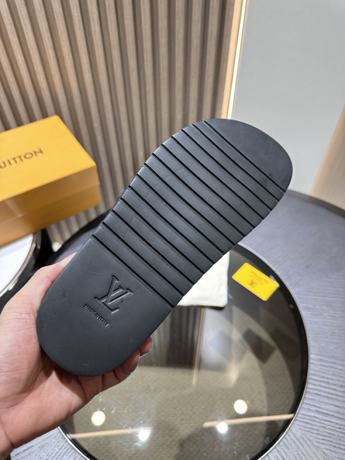lovt sandal