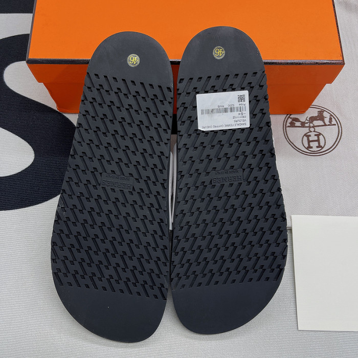 her slides 23060921