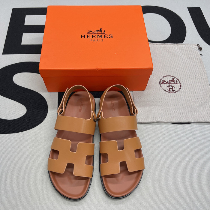 her slides 23060923