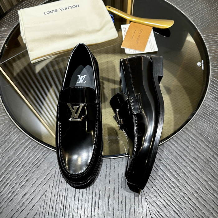 LOVT SNEAKER lv-357