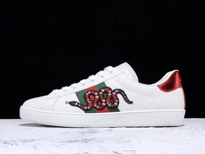 gi ace embroidered low-top sneaker h903p102