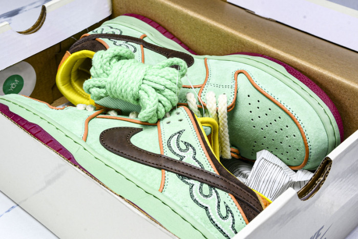 Dunk Low SB 