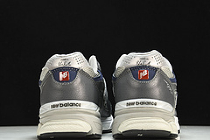 new Ba1an*e 990v3 elephant grey navy m990gj3